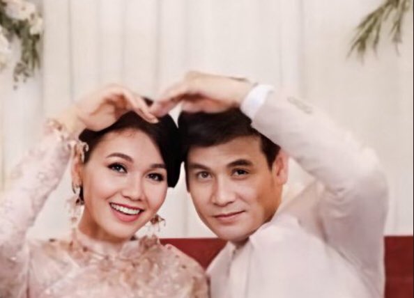 BounkhamAmie's tweet photo. ถึงงานแล้วกำลังนั่งรองานเลี���มอยู่ค่ะ😁 #ต่ายอรทัย #มงกุฎดอกหญ้า #ต้าวความน่ารัก #ต่ายไผ่ #ไผ่พงศธร #ไผ่ต่าย #มงกุฎดอกหญ้าตอนจบ https://t.co/45nmJMbv5X