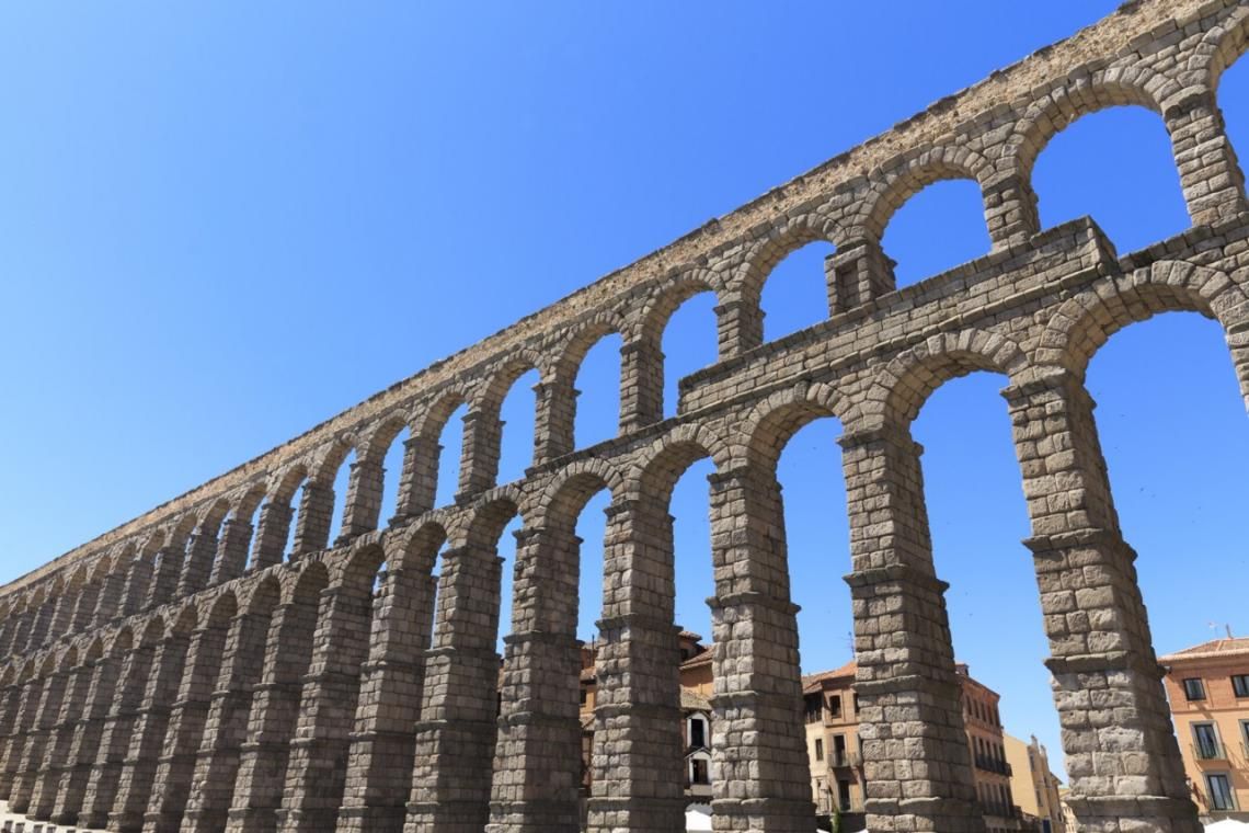InterestingMega's tweet photo. The ancient Romans gave us concrete, numbers, roads, and much more. 😮😃💪

👉 https://t.co/1DlRqi9uKc https://t.co/WKysIAg6px