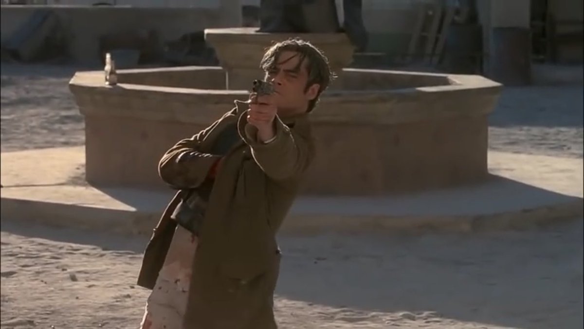 Twitter 上的 Die Suke 映画 誘拐犯 にて ベニチオ デルトロが披露した手負いの銃の構え カッコイイ銃の構え方 T Co Neljv39w0m Twitter