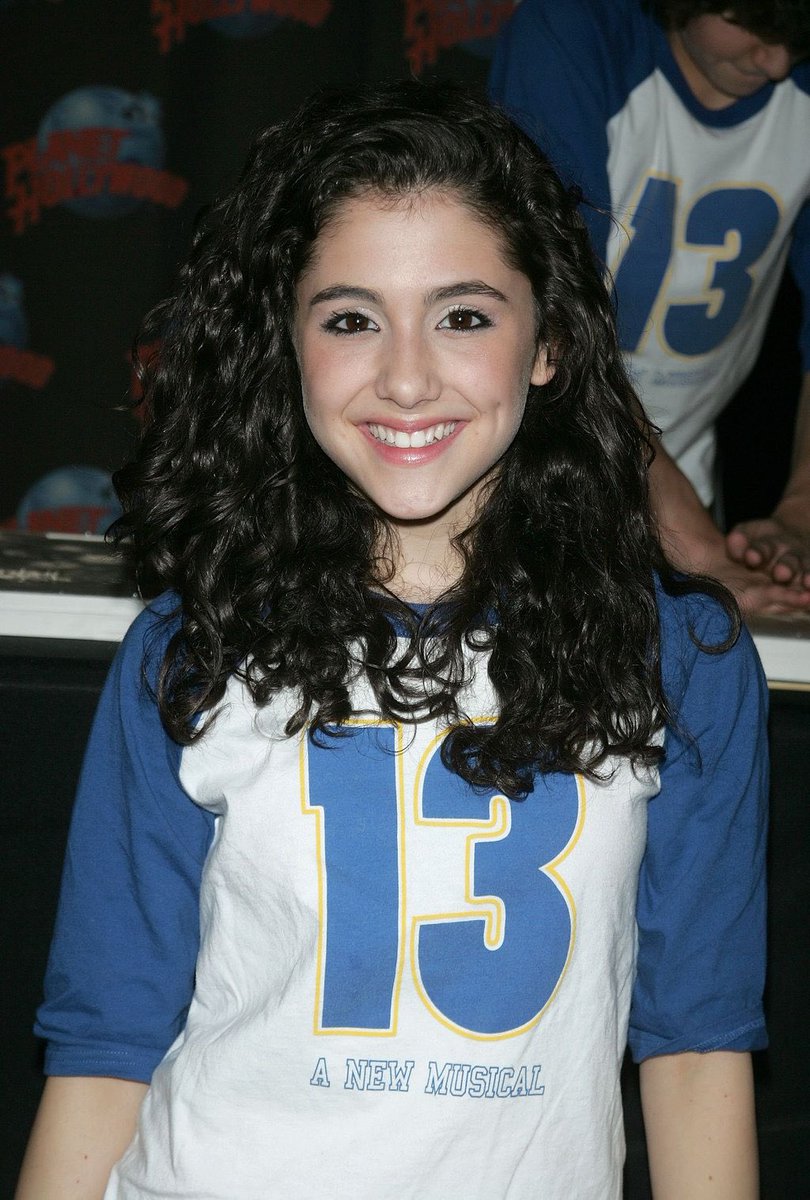 Ariana Grande but she gets older as you scroll down