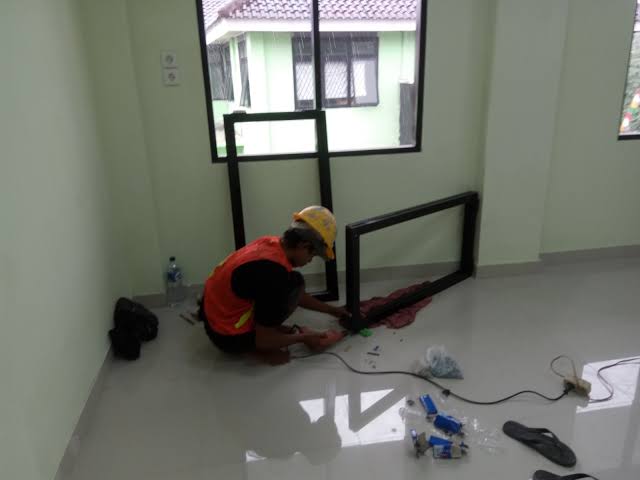 finrul's tweet photo. sedang menginstal windows https://t.co/4HFDE95Hzw