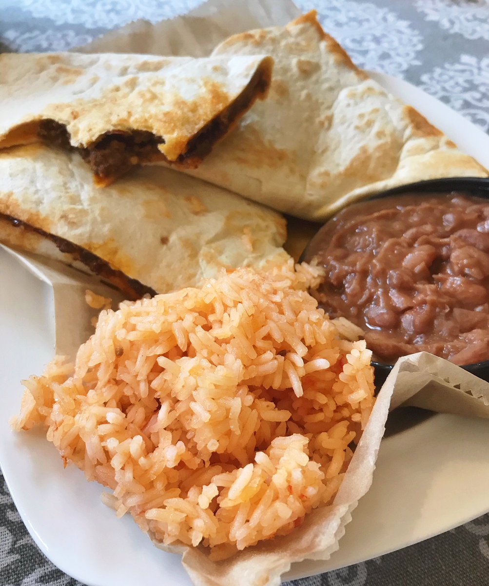 bitesofbullcity's tweet photo. Day 26 of #31DaysofTakeout: It's #TacoTuesday & we're highlighting one of our most frequented spots, @nuvotacodurham!🌮Their revamped "Totally To-Go Menu" includes favorites like chorizo burritos, shrimp tacos, kid’s items, and other yummy Mexican meals. https://t.co/SGfq5NDAO1 https://t.co/ZLbdcsABdM