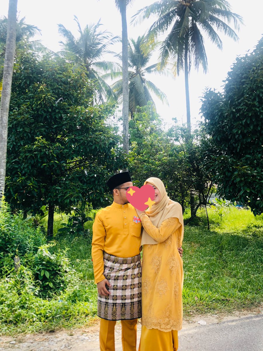hanisfiesya's tweet photo. First year raya ngan awak😙 #thanksforeverythings #raya2020 https://t.co/vyCOEFlZoJ