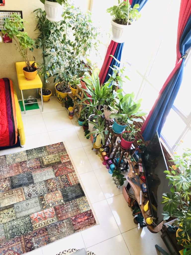 خدا بند بزند دل‌هایی را که هیچ کس جز خودش از شکسته بودنشان خبر ندارد.
#گوشه‌ی_امن
#نویسنده‌؟