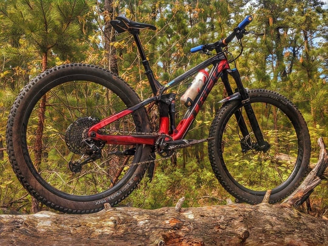 MuckyNutz's tweet photo. Very nice @trekbikes Fuel ex 9.8 from @singletrackjunkies_mtb rocking the #FaceFender black π₯π₯
-
-
#MuckyNutz #MountainBike #MountainBiking #Fenders #Mudguard #Bike #MTB #Cycle #Cycling #Fitness #Sport #Bicycle #BikePorn #MTBLife #Freeride #BikeRide #TrekBikes #TrekFuelEx https://t.co/oPHs9ukhJd