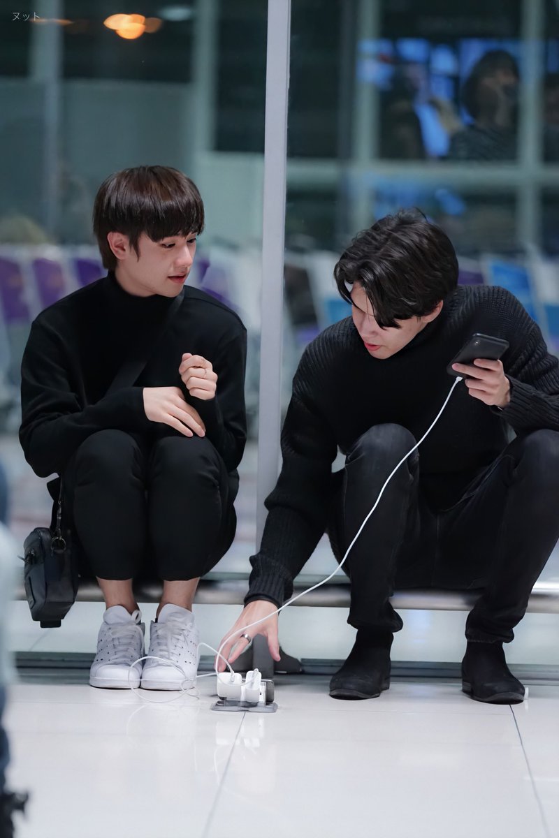 n01nutchy's tweet photo. เมิงๆๆๆๆ 🌝🌚
#B9 #บางนารังสิตสนิทเกินเพื่อน https://t.co/K2bHXu0Cuy