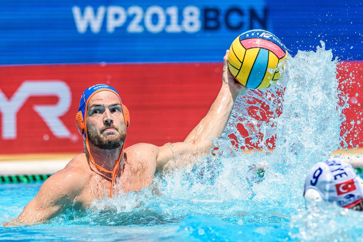 Bedankt voor je inzet Lars voor de <a href="/oranjewaterpolo/">NL Waterpolomannen</a> van de <a href="/KNZBned/">KNZB</a>. Het ga je goed!

waterpolo.nl/oranje-heren/g…