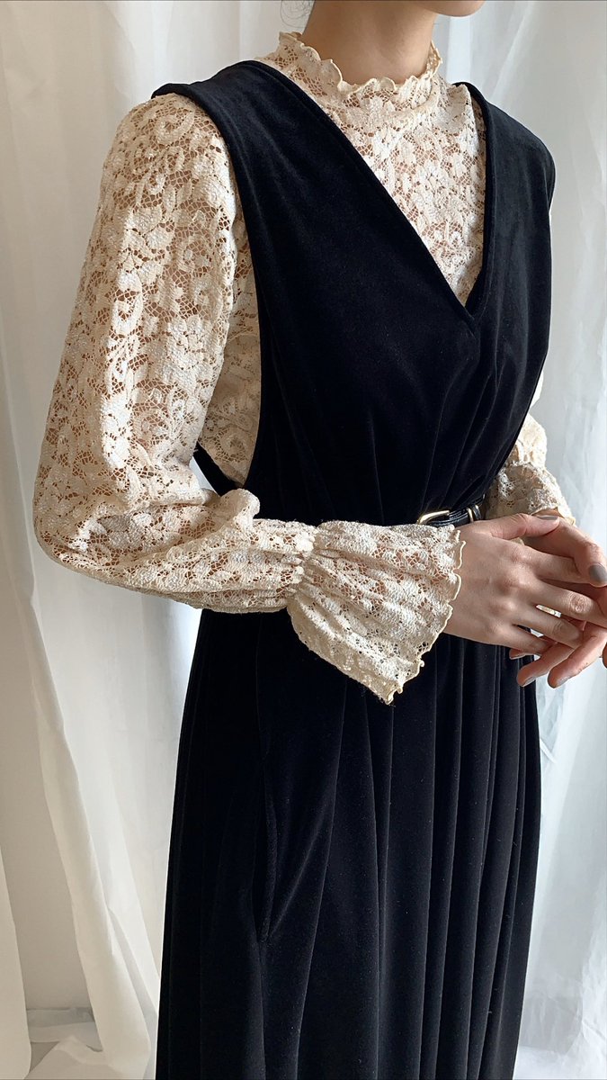 O Xrhsths Foufouのマール コウサカ Sto Twitter バイトさんが持ってきてくれたヴィンテージブラウスなん ですけどコウサカの新しい扉が開けました ありですよね Foufouで何か作ります T Co Gqrqjuuxec