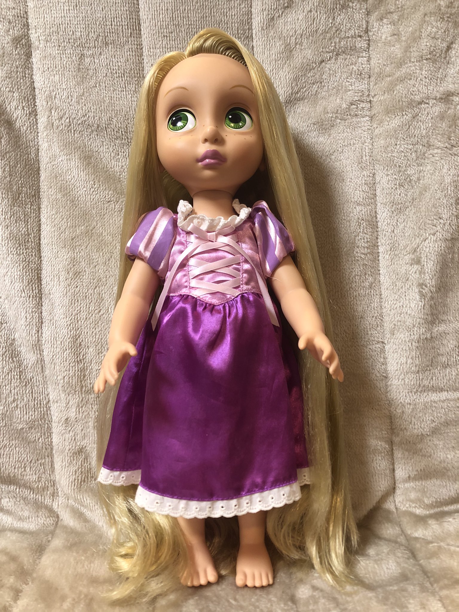 ヘルシイ 姪のラプンツェル人形の髪治った モワモワで絡まって毛玉になってたのが 熱湯と柔軟剤とオイルでまとまる髪になりました ドレスも洗濯した T Co Vkcmuwnt27 Twitter