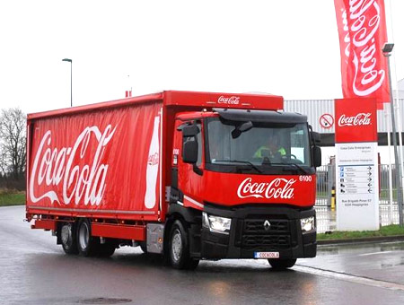 trucks_trailers's tweet photo. Coca-Cola Belgium rust zijn wagenpark uit met camera's met rondom-zicht https://t.co/IIY0r6wTEE @nfz_messe https://t.co/9896R9fGN3