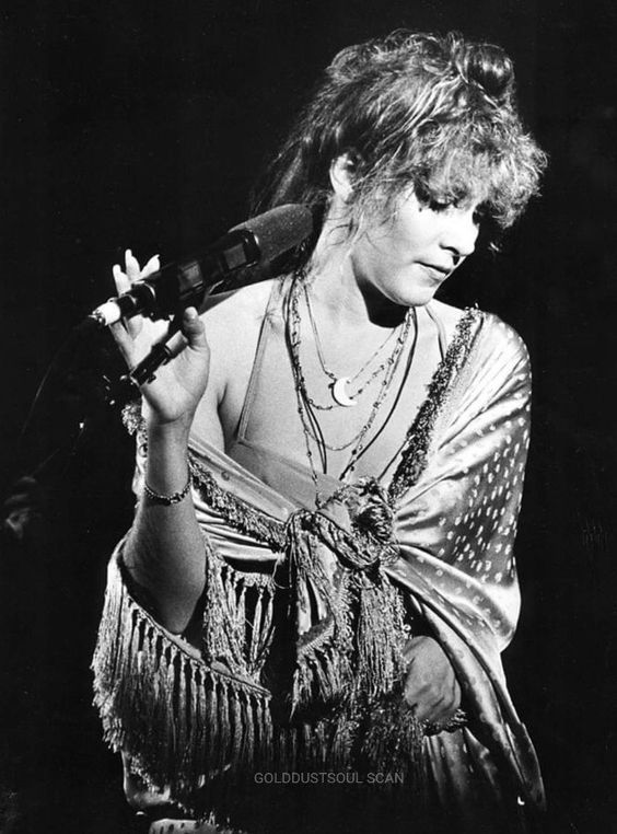 foostrange's tweet photo. happy birthday to the powerful and talented #StevieNicks 💞 https://t.co/WcV3uxB3vN