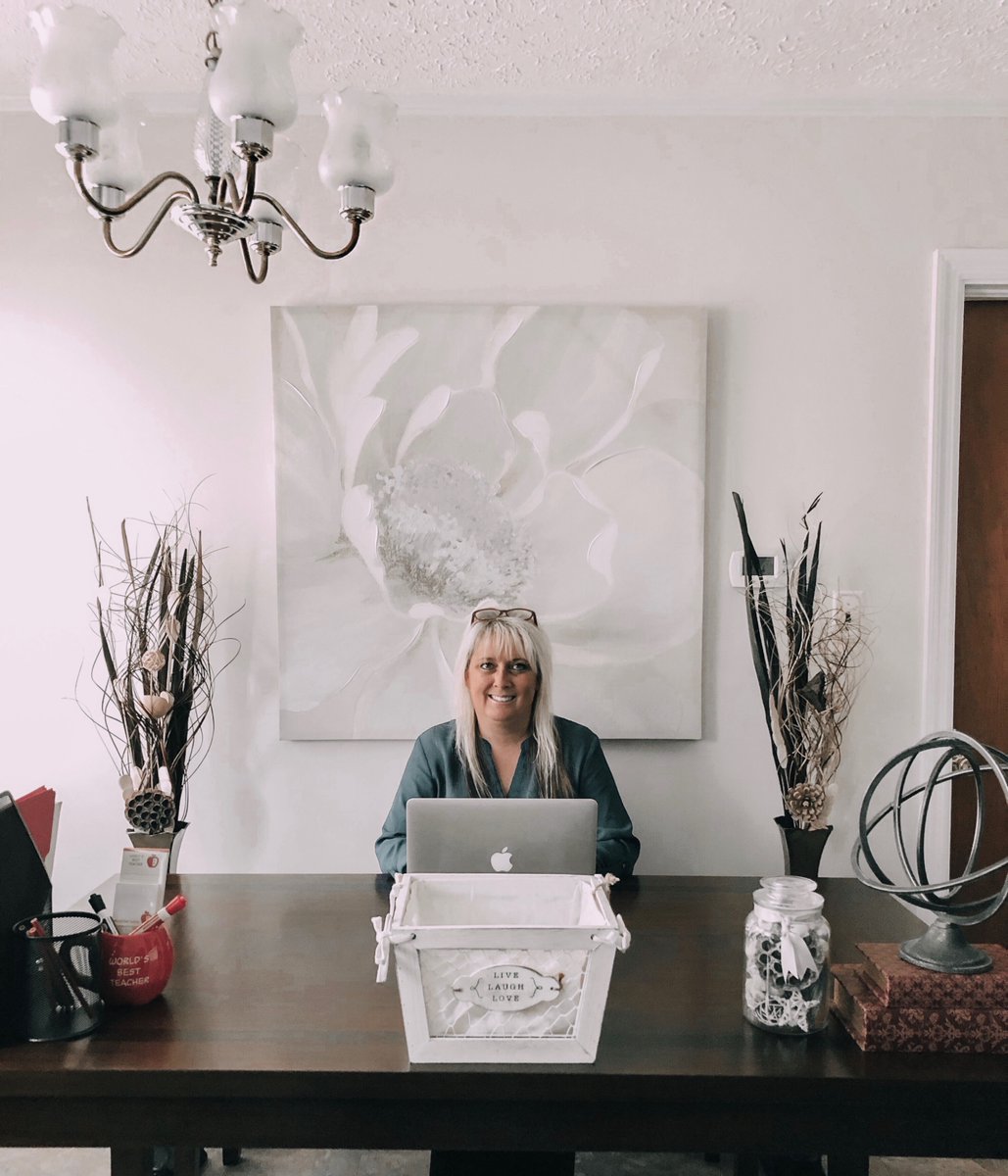 Today's "Teaching From Home" features Jonna Carter, East Rockingham's 2020-2021 Teacher of the Year.

"I have learned that technology is a great tool, but it can never replace a teacher's smile, nod or special note of encouragement."

Read more: richmond.k12.nc.us/District/Blog/…