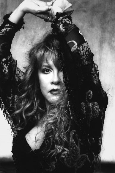 foostrange's tweet photo. happy birthday to the powerful and talented #StevieNicks 💞 https://t.co/WcV3uxB3vN