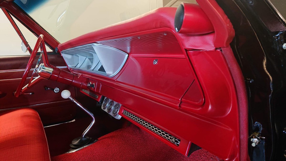 Custom under dash waveguide speaker 🔊 holder. Colour matched tweeter pods. #CertifiedRadioWest #Installation #Yeg