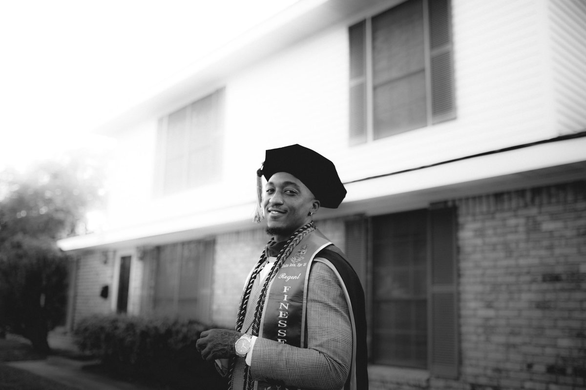 whoa_mac's tweet photo. I went from hotboy Mac to Dr. Lewis. https://t.co/KlPXwrmCrG