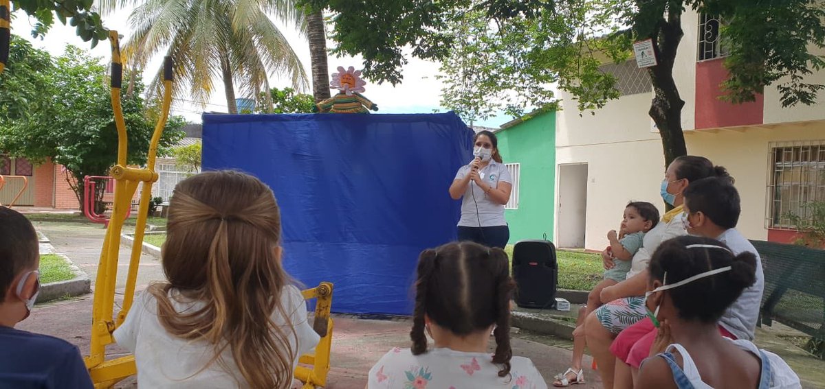 CORMACARENA's tweet photo. 🎭 ¡Títeres ambientales al barrio! 👨‍👩‍👧‍👦

🤲🏻 Compartimos con los habitantes de los sectores la Ceiba, Héroes y Uniportales en #Villavicencio, 🎭 nuestros show de títeres sobre la #biodiversidad de Caño Cristales 🌈 y manejo adecuado de los residuos sólidos ♻️ #EnCasa 🏡. https://t.co/LDKf0fqUFP