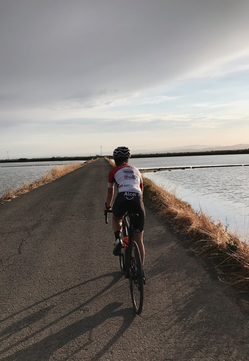 pilaarjimenezz's tweet photo. spring afternoons✨
•
•
#vibsports #naturalgreatness #ulbsport #krossbikes #alcoi #dfmrentacar #dian #rotor #diecitalia #essax #costablanca #gesamediacion #fundacionbenicadell #winbisports @AlcoyTurismo @VIB_SPORTS @Fund_Benicadell https://t.co/EjWm3U7mFz