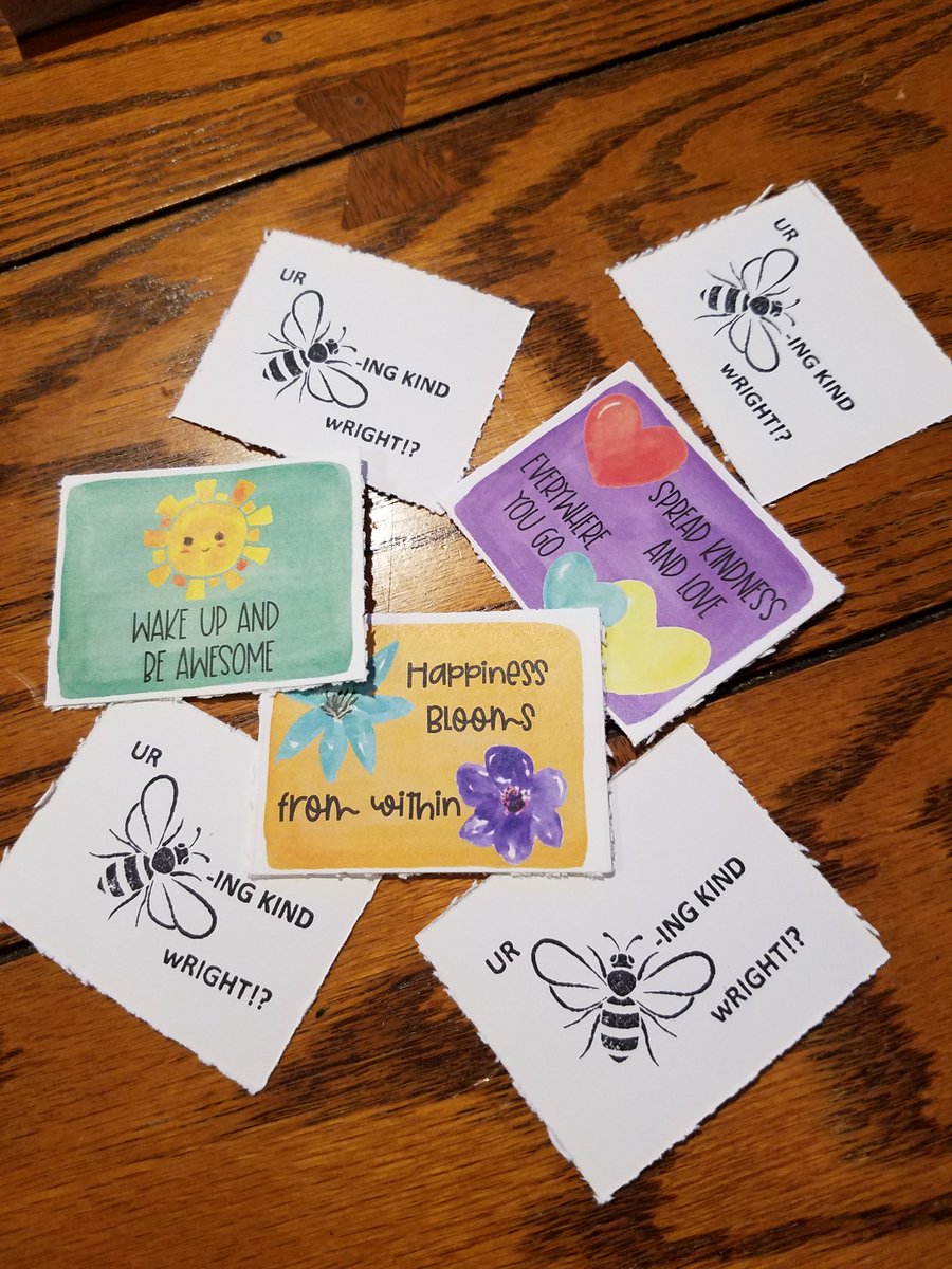 StayRealLuvLife's tweet photo. UR 🐝-ing KIND wRIGHT!? Last week's health lesson focused on being a positive and active member in your community! Students, teachers and administration from @OscarSmithMS came together to promote kindness! @cps_pe @CoachWard23 @cpschoolsva https://t.co/xWe7i5z0S9