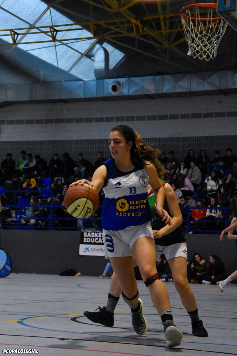 CopaColegial's tweet photo. "Claro que sí. Ilusión me hace aunque tampoco me lo he planteado aun. En unos años ya se verá si puedo entrar, pero ojalá que sí"

🎙️ Las palabras de una futura Hall of Fame en Vitoria...

Leire Ochoa, de @dxtmarias 

https://t.co/KeRks0rnXB

#TienesQueVivirla https://t.co/pL7fTY0Gjx