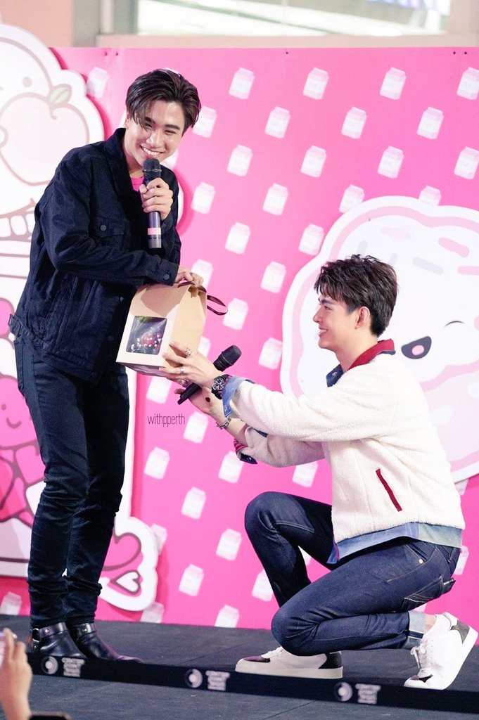 DJom43MIrOAy1Di's tweet photo. 南风知我意 吹梦到西洲
所爱隔山海 山海亦可平
cr：logo-PerthSaintChinese
#PickedTRIGON https://t.co/SJRDzKkubO