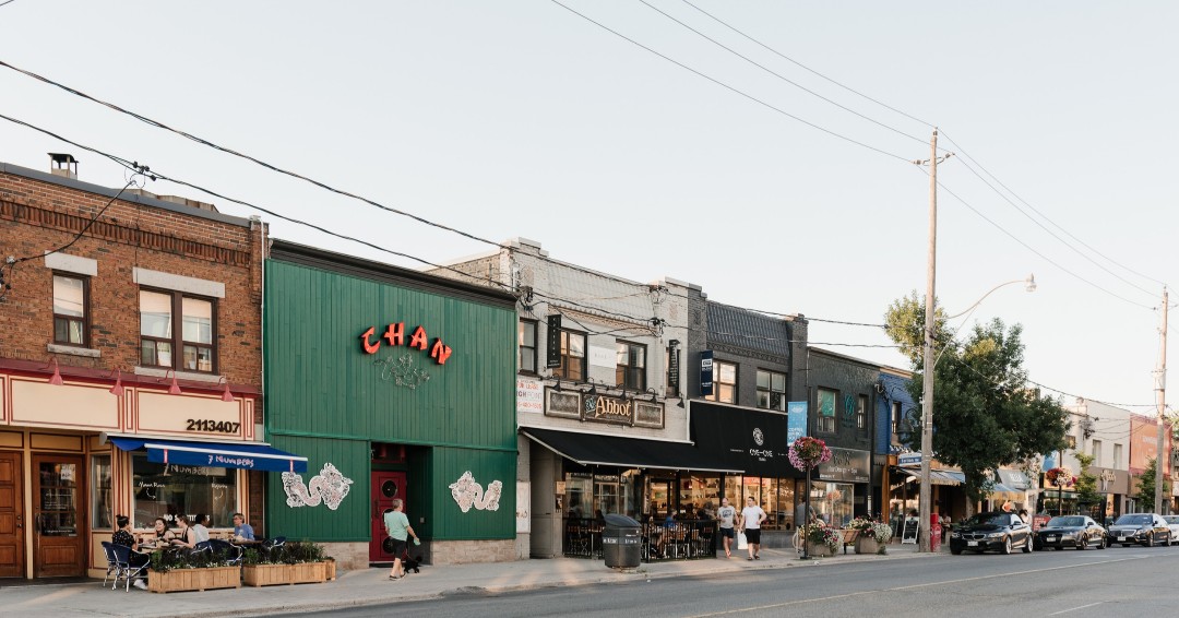 We know you have missed us! Now that retail stores are allowed to open check out our blog post to see who’s open and what are the precautions they are taking!!
ow.ly/qP3050zPEDn 

We can’t wait to see you again!

#EglintonWay #StyleLivesHere #open #shoplocal