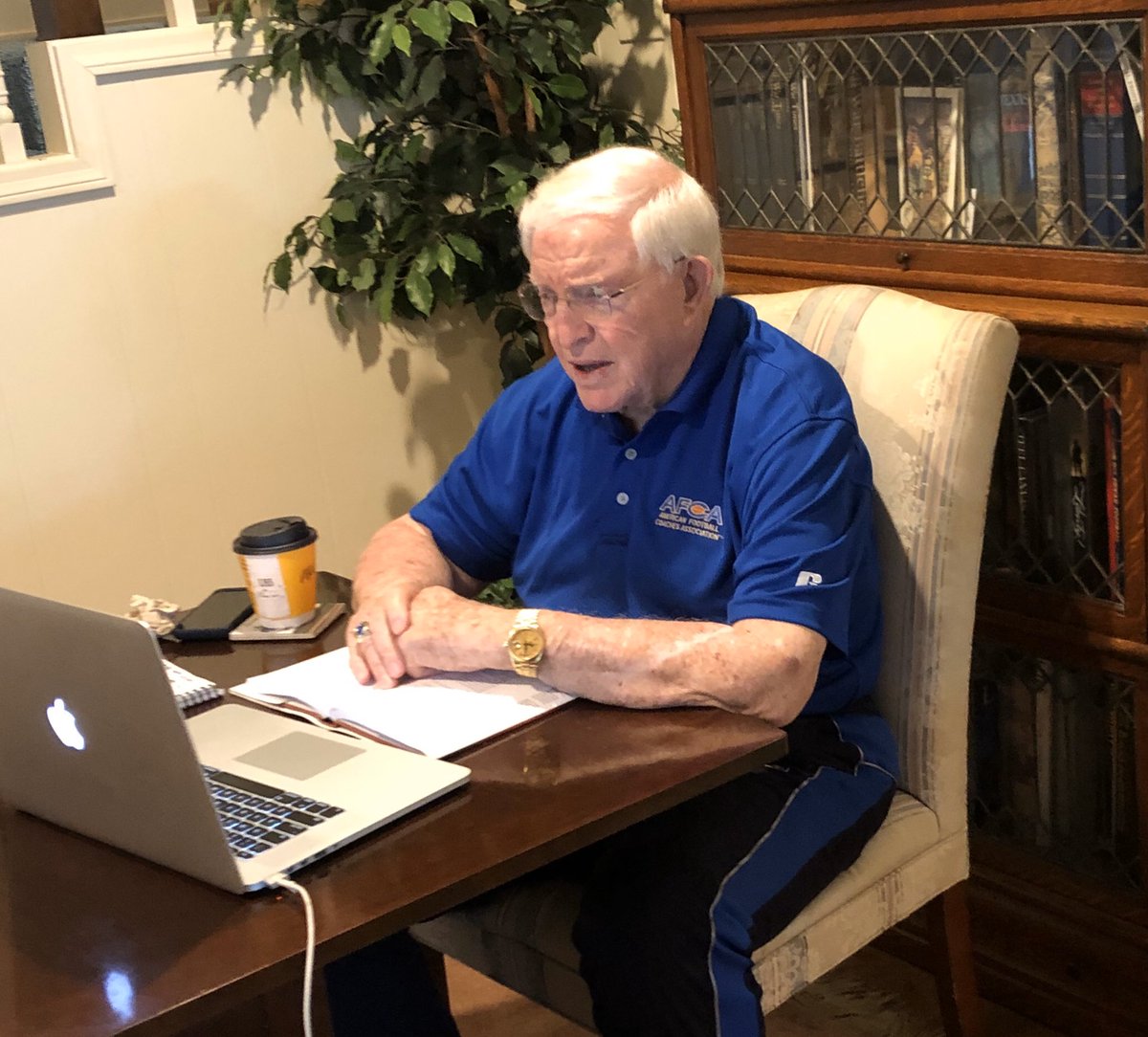 LayneTPittman's tweet photo. Dad still teaching, coaching and sharing Jesus. @CoachChadRogers https://t.co/hWs3VbYxiq