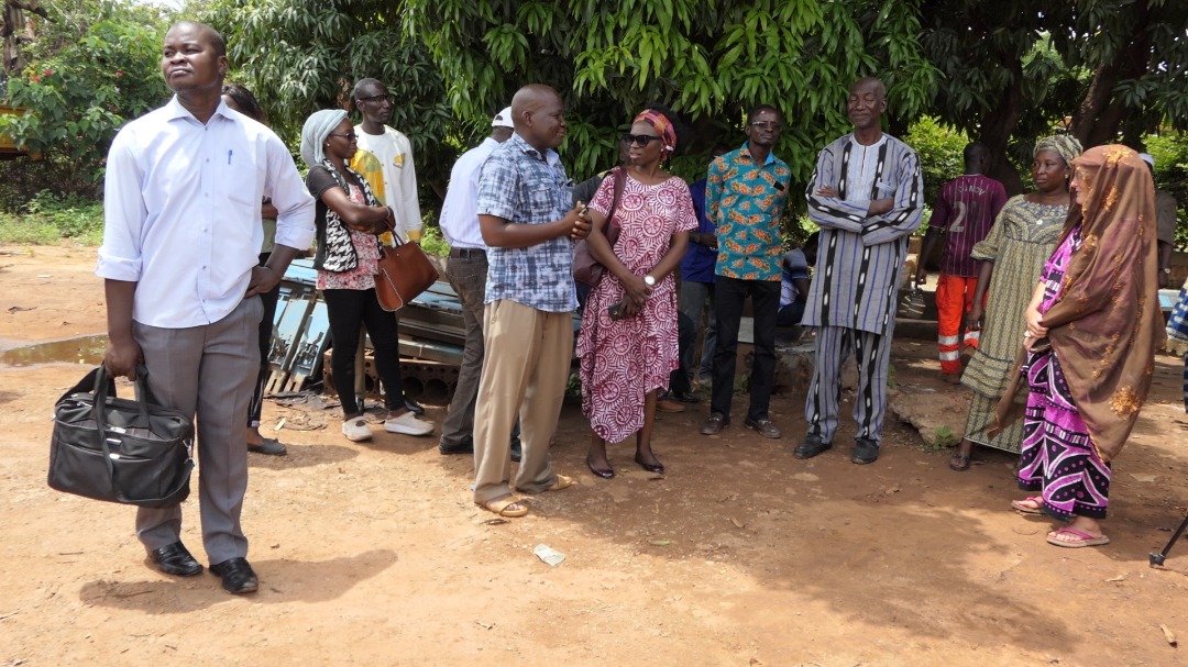 PGreenBuilders's tweet photo. 7-Stakeholders of Ouagadougou and Tamale meeting at EBTE office, the one of the transport companies for household solid waste in the city of Ouagadougou.
#wastemanagement
#wasterecycling
#wasterepurposing
#sanfo.s@wascal.org https://t.co/GOzVNZQaEE