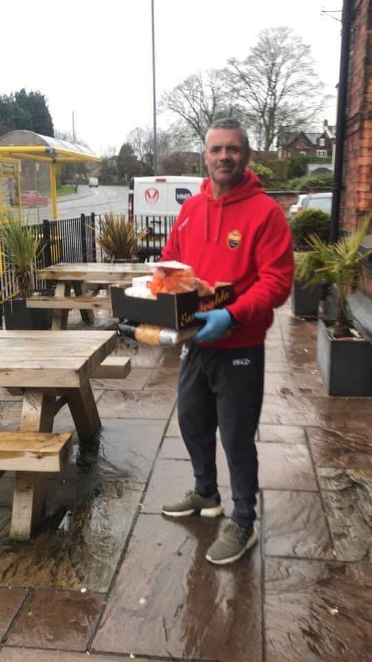 StevePrescott1's tweet image. Massive thank you to @candyuk19 &amp;amp; @JDGraphics00 and their partners for agreeing to help out @SPFCHARITY with @EcclestonArms #DriveIn deliveries and #EssentialItems great to have you on board #TeamPrecky #StayHomeSaveLives