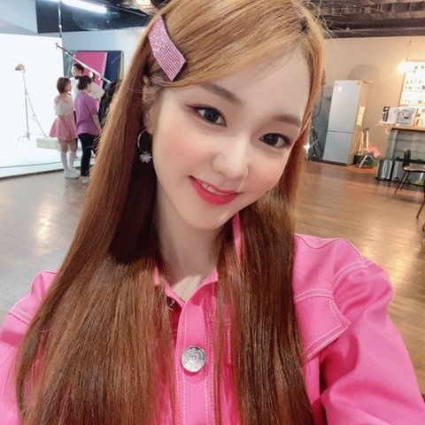 Nana wooah. Woo ah kpop группа участницы. Woo ah группа участницы. Nana wooah. Woo ah woo yeon.