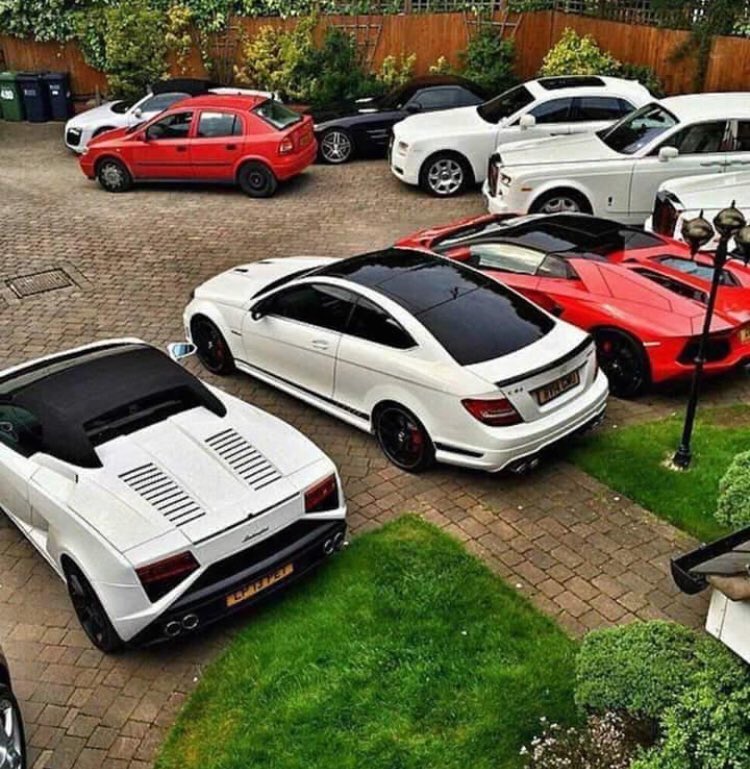 Goretari1's tweet photo. #CumHereBadGyal #SadCar #AmyCooper
Tweeps can we all have a moment of silence for that { Red Opel corsa }
That is the kind that of bravery we all praying for !!! https://t.co/w61hkAubmh