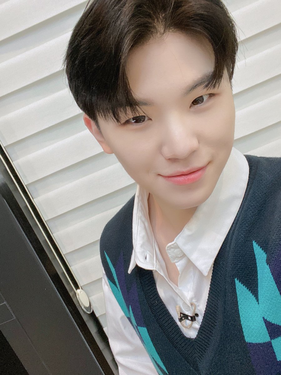 17'S WOOZI] Oh, we've only completed 5 years. Let's stay together