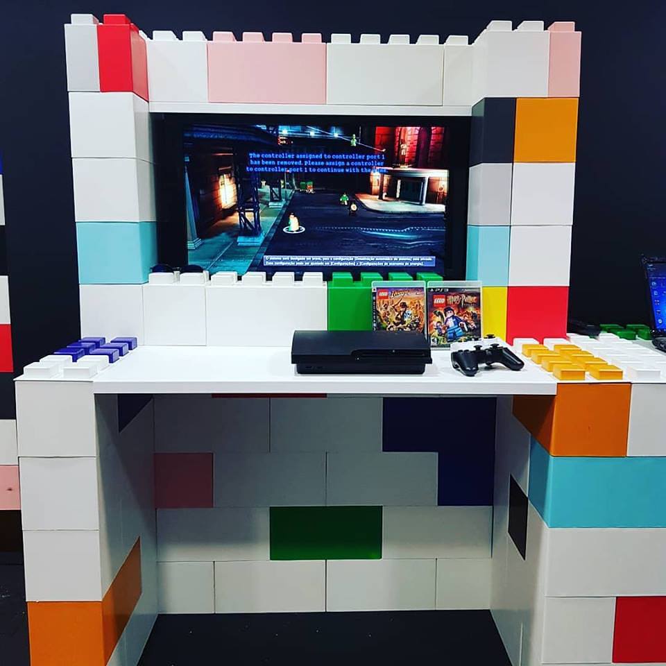 EverBlock's tweet image. Build a colorful building block desk to study, or play video games on with #EverBlock.
#desk #customdesk #blockdesk #videogamedesk #homeoffice #workspace #officeremodel #coolspaces #workoffice #modularfurniture #modular #modulardesk #kidsdesk #gamingdesk #colorfuldesk