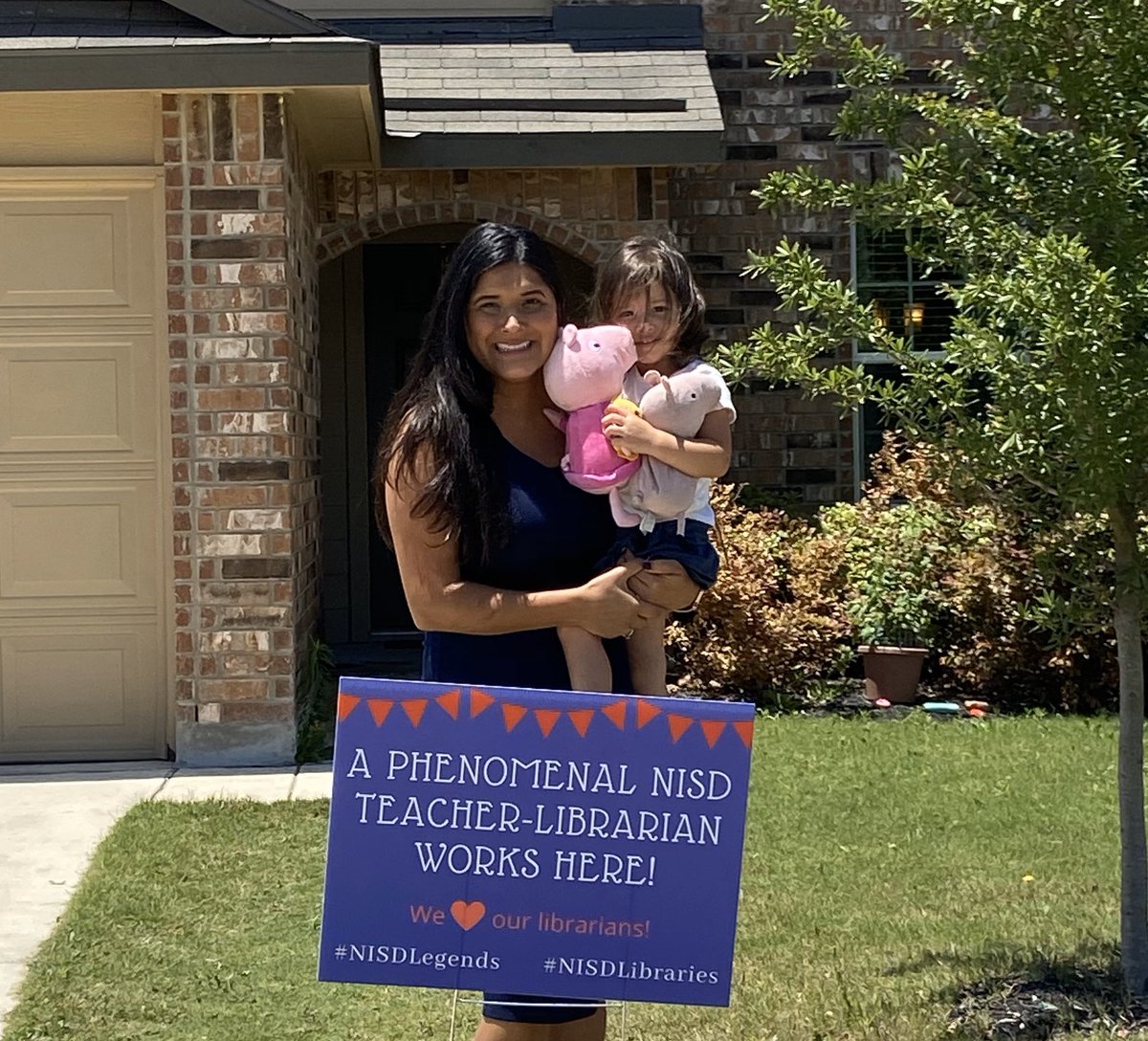 What a sweet surprise today from our awesome supporters <a href="/NISDLib/">NISDLibraryServices</a>! Thank you for your support and encouragement to be legendary!  #NISDLegends #LibrariansRock #thelibraryismyclassroom #LieckLeaderLibrarian <a href="/NISDLieck/">NISDLieck</a> <a href="/NISD/">Northside ISD</a>