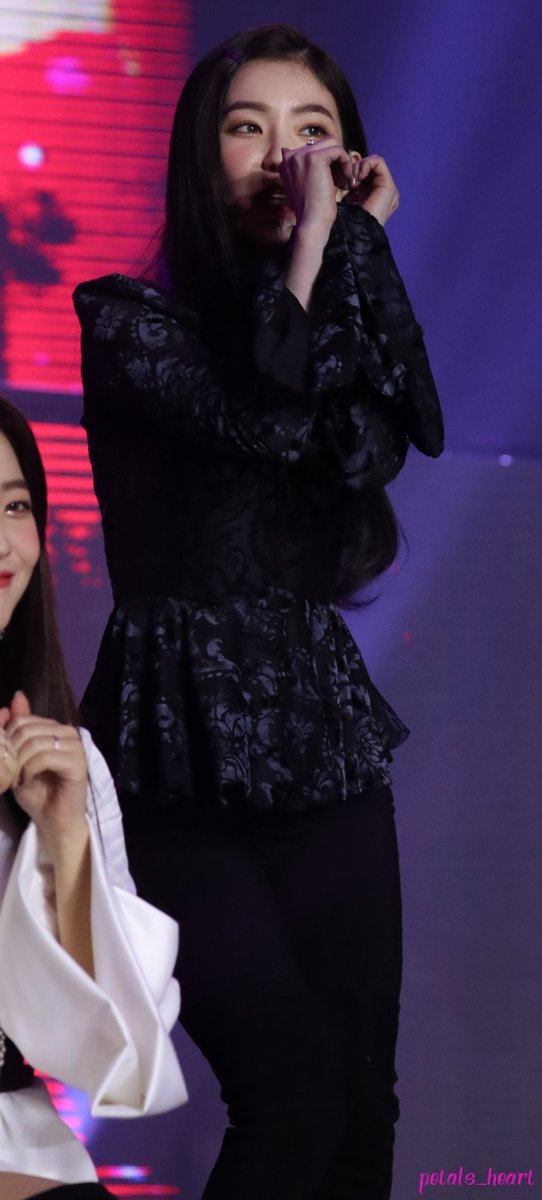 petals_heart's tweet photo. Thank you everyone for the 1000 followers . 

As we hit a small milestone , there will be some awesome news that we will announce in the next few days , so stay tune 💙❤️

#REDVELVET #레드벨벳 #IRENE #아이린 #별비 #WENDY #웬디 https://t.co/Wsvsq0o7oC