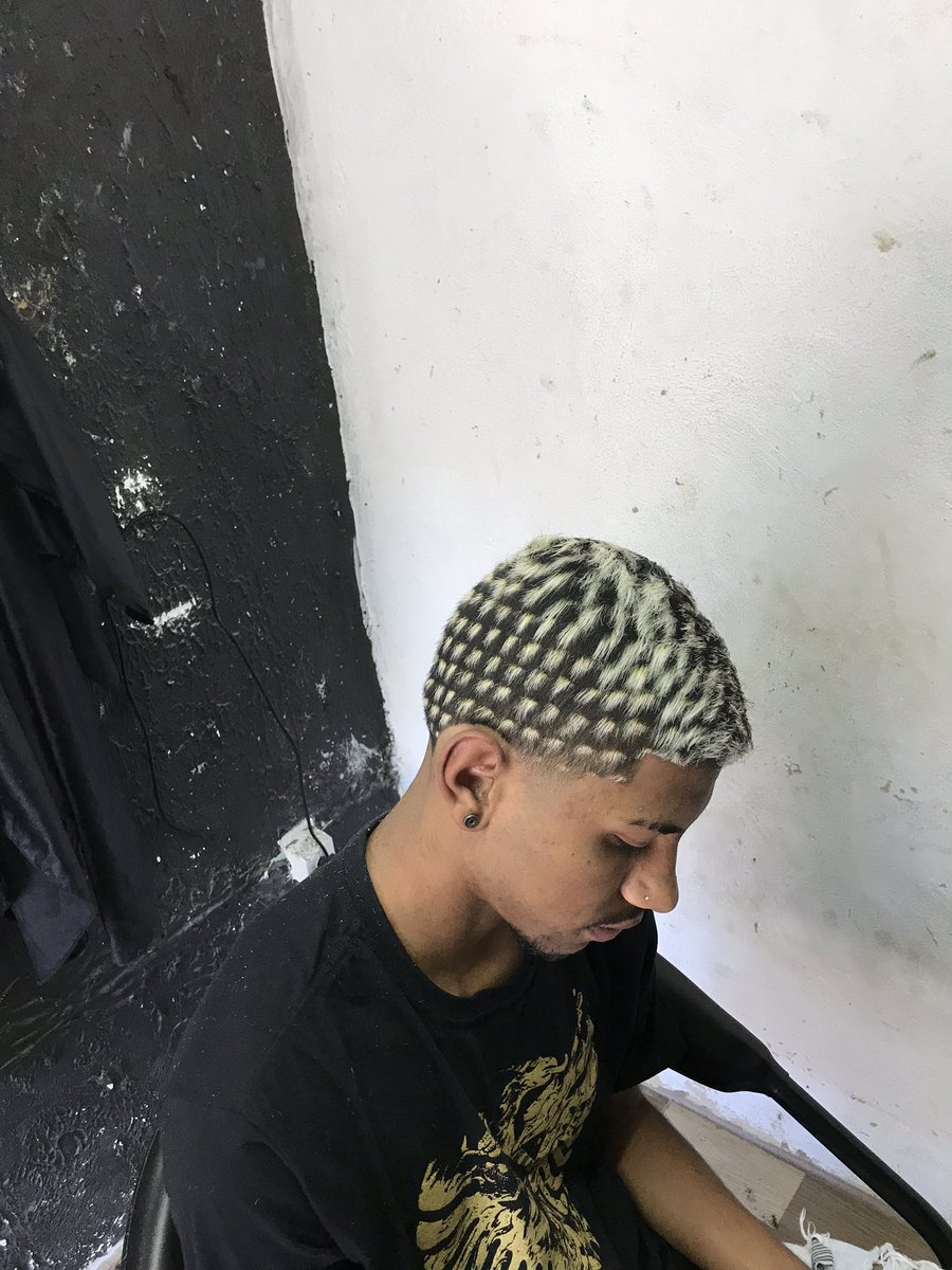 kaio_ducorte's tweet photo. Aos poucos vou aprendendo 📏🥋😇 https://t.co/iUcc8VelZl