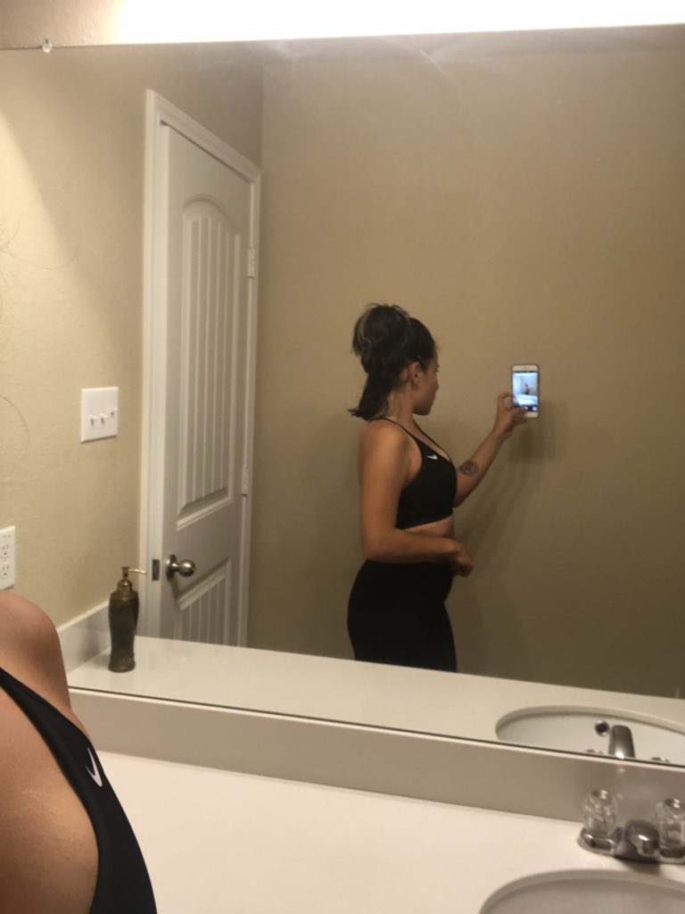 lov_technology's tweet image. Twitter fitfam I have finally reached a new level of fit. It took months to get here...I feel freaking amazing! 💪🏾