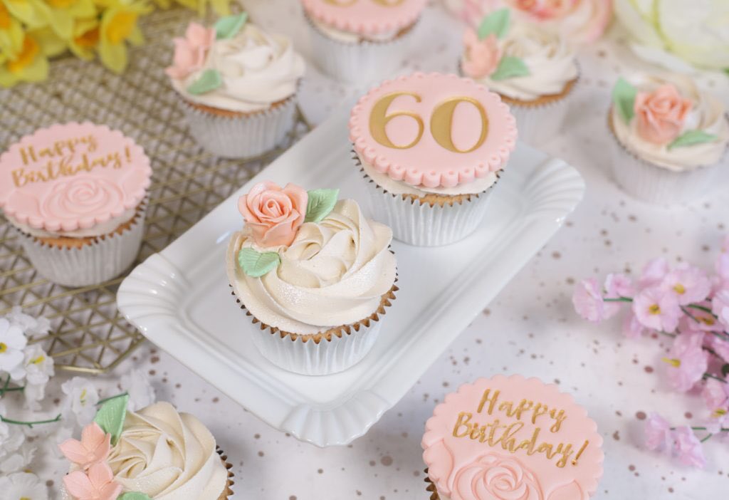 ThirzahSlater's tweet photo. I also made these pretty blush pink vintage inspired cupcakes with a floral theme for a 60th birthday #CupcakeHour @poppyscupcakes https://t.co/nHHz63fZQn