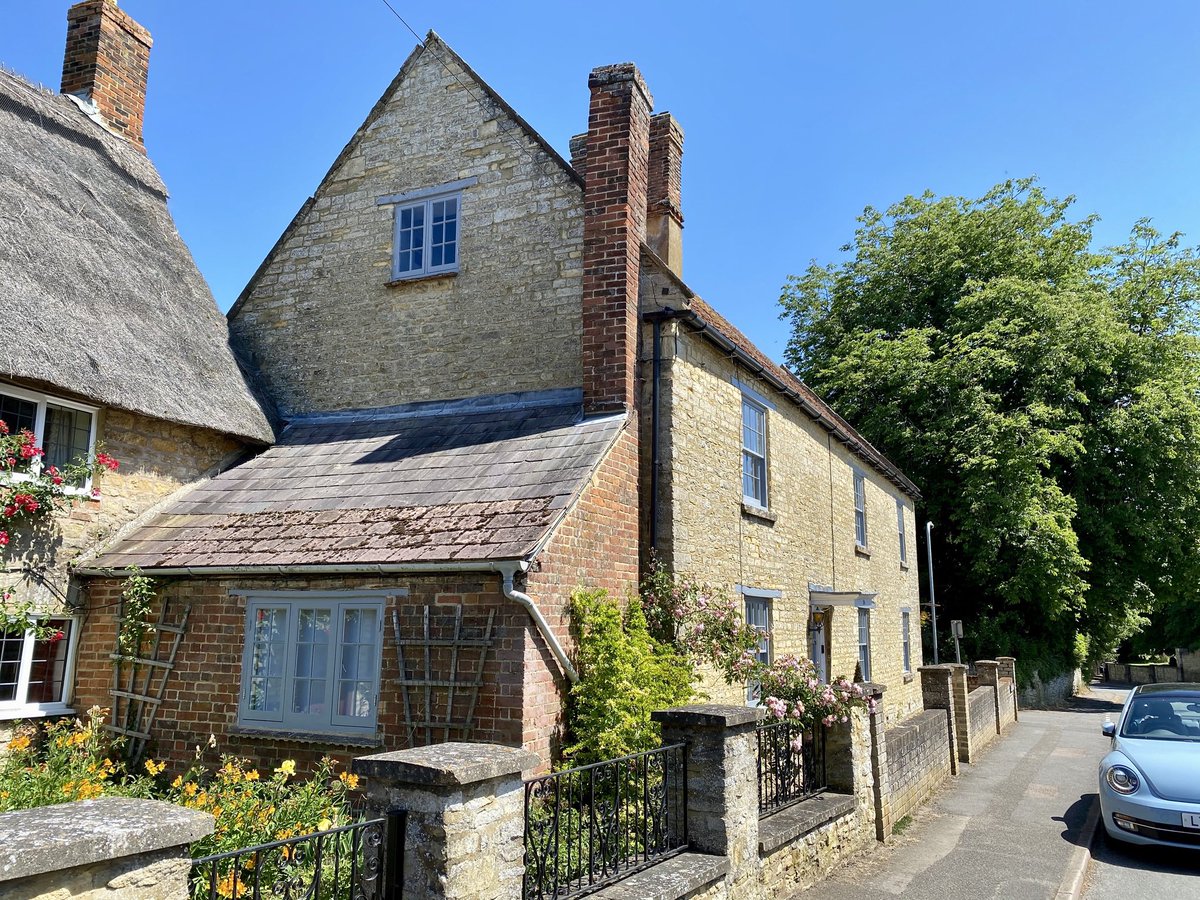benton_saunders's tweet photo. This is why we love what we do, and what we do best 😍 Putting in beautiful traditional windows, no less than this lovely house deserves. Brilliant team, brilliant customers!
https://t.co/678iLUAGsE
#sashwindows #potterspury #traditionalwindow #skilledtrades #leamingtonspa https://t.co/j2X834e1EW