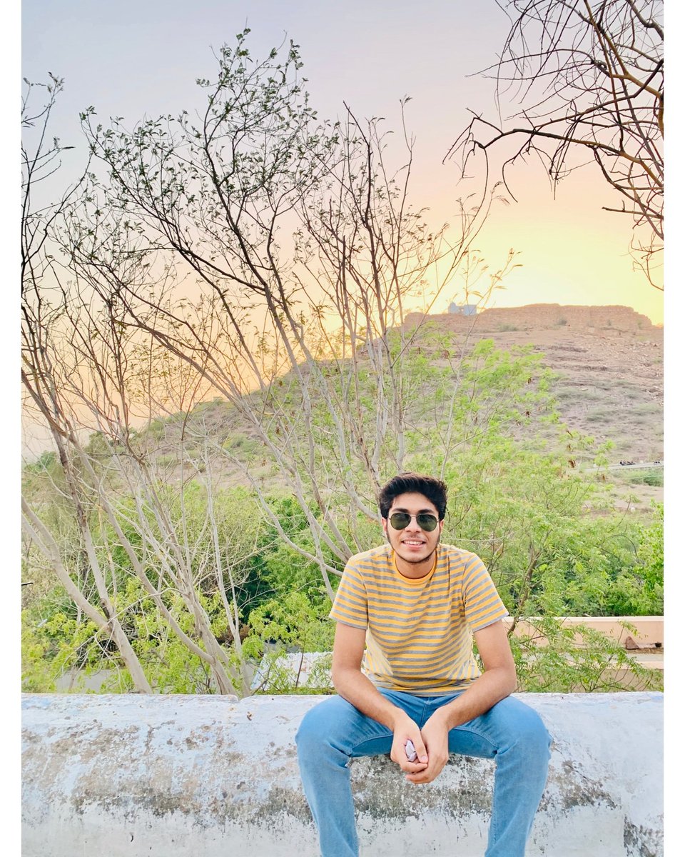 siddharth7___'s tweet photo. When someone asks me what my favorite colors is, I should just say, Sunset.....!
Just Chase the Sunset. https://t.co/l8GFAZaGvM