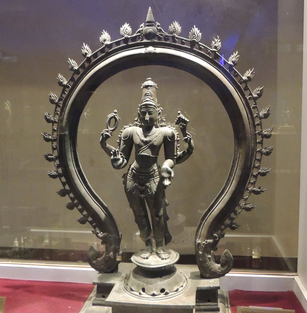 4. Avalokiteshwara, Bronze, 12th century CE, Nagapattinam, Tamilnadu, presently at the Chennai Government Museum.  #AksharArt  #ArtByTheLetter (4/4)