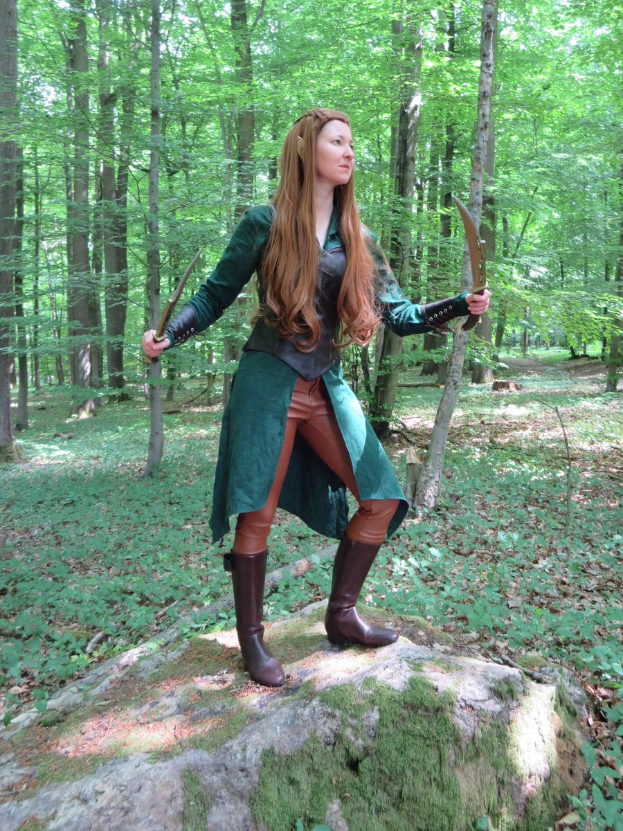 _melethril_'s tweet photo. Here's some pics of today's adventures in Middle Earth. 
#cosplay #tauriel https://t.co/1cRpalF1tG