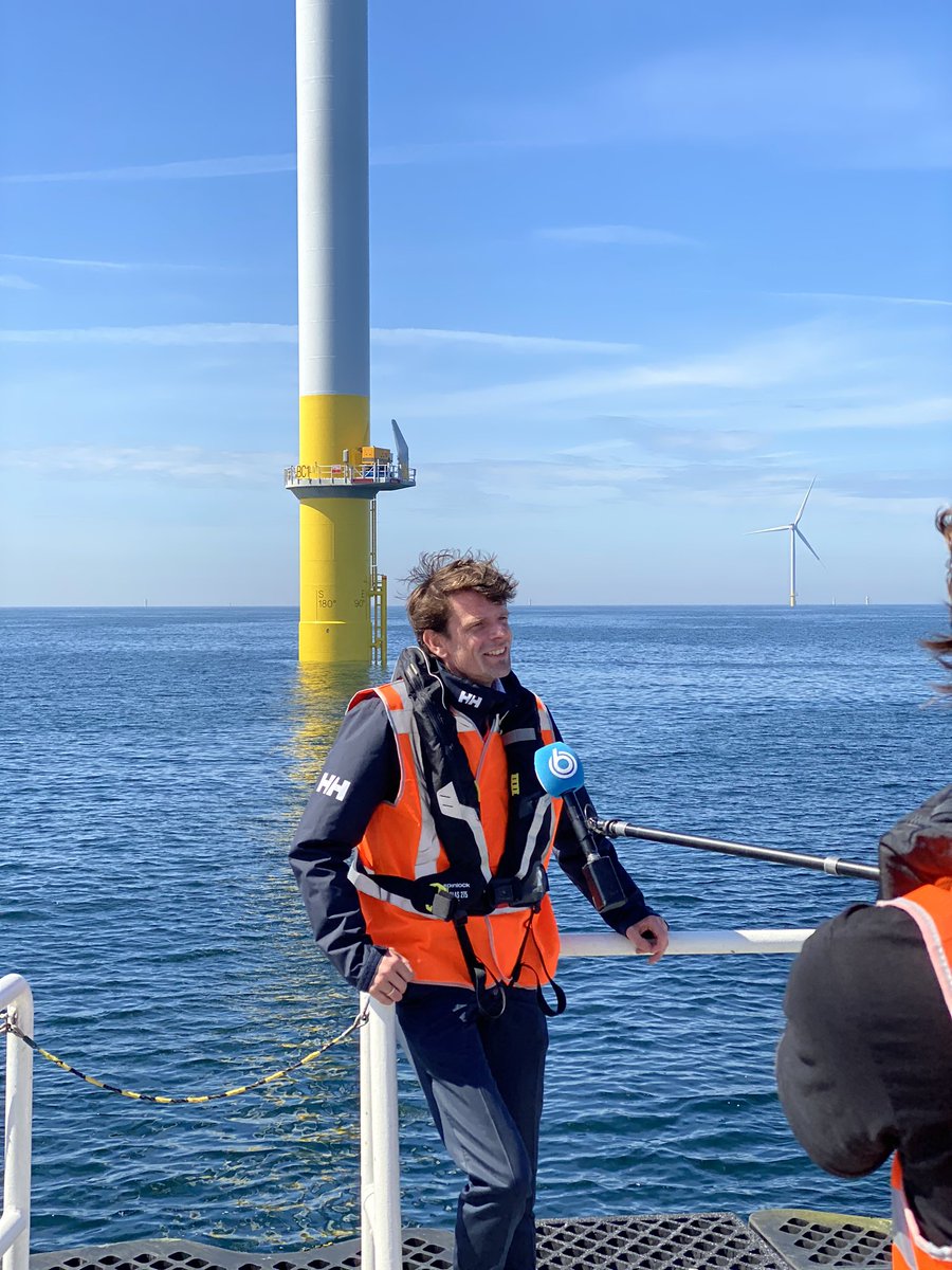 Vanavond een reportage over de bouw van windpark Borssele in <a href="/HartvNL/">Hart van Nederland</a> met Steven Engels en <a href="/KlaasjaapB/">Klaasjaap Buijs</a>