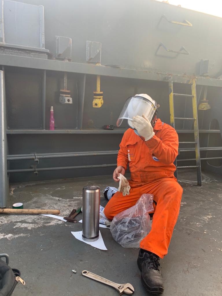 Hatch Cover hydraulic cylinder's pin bent and jammed , we have to reach discharge schedule of cargo plan, renewal process of pin...
#bulkshipping #safety #shipping #maritime 
#operation #sea #turkey #technical #cargo #shippingindustry #seafarer #drybulk #tanker