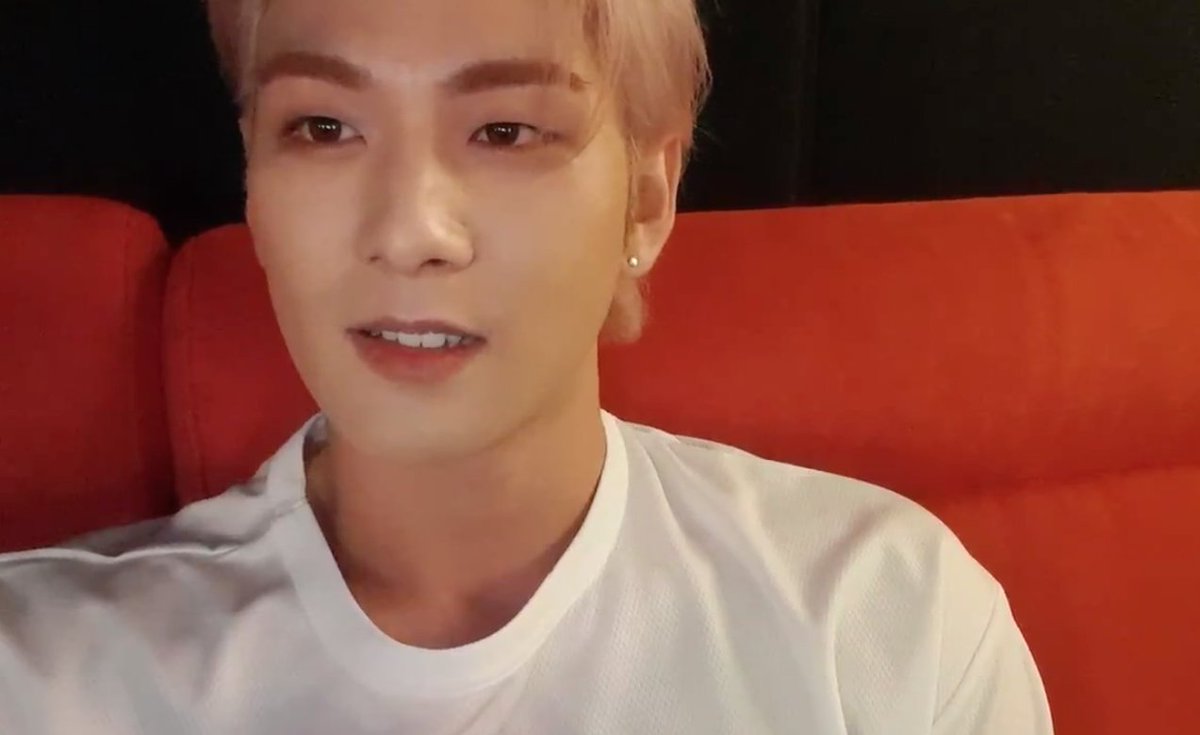 Baekho was asked what he did today and he said he was at a scheduled activity, and he said it's a secret what he did today He brought Bumzu with him today to talk about the album creation process for "The Nocturne" :) #뉴이스트  #NUEST  #백호  #Baekho  @NUESTNEWS