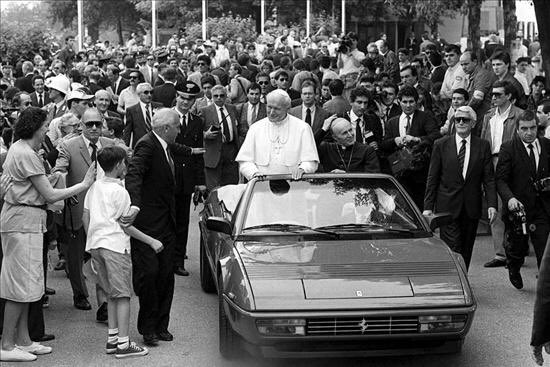 milanoauto's tweet photo. πΈ@ferrari This is the only Ferrari the Pope ever seen in. On the 4th June 1988 ,a truly Unique visiter was welcomd in Maranello . Coming through the gates of the Ferrari factory was Pope John Paul II .#holyferrari #almargouweloos https://t.co/g6FsLtUmsh