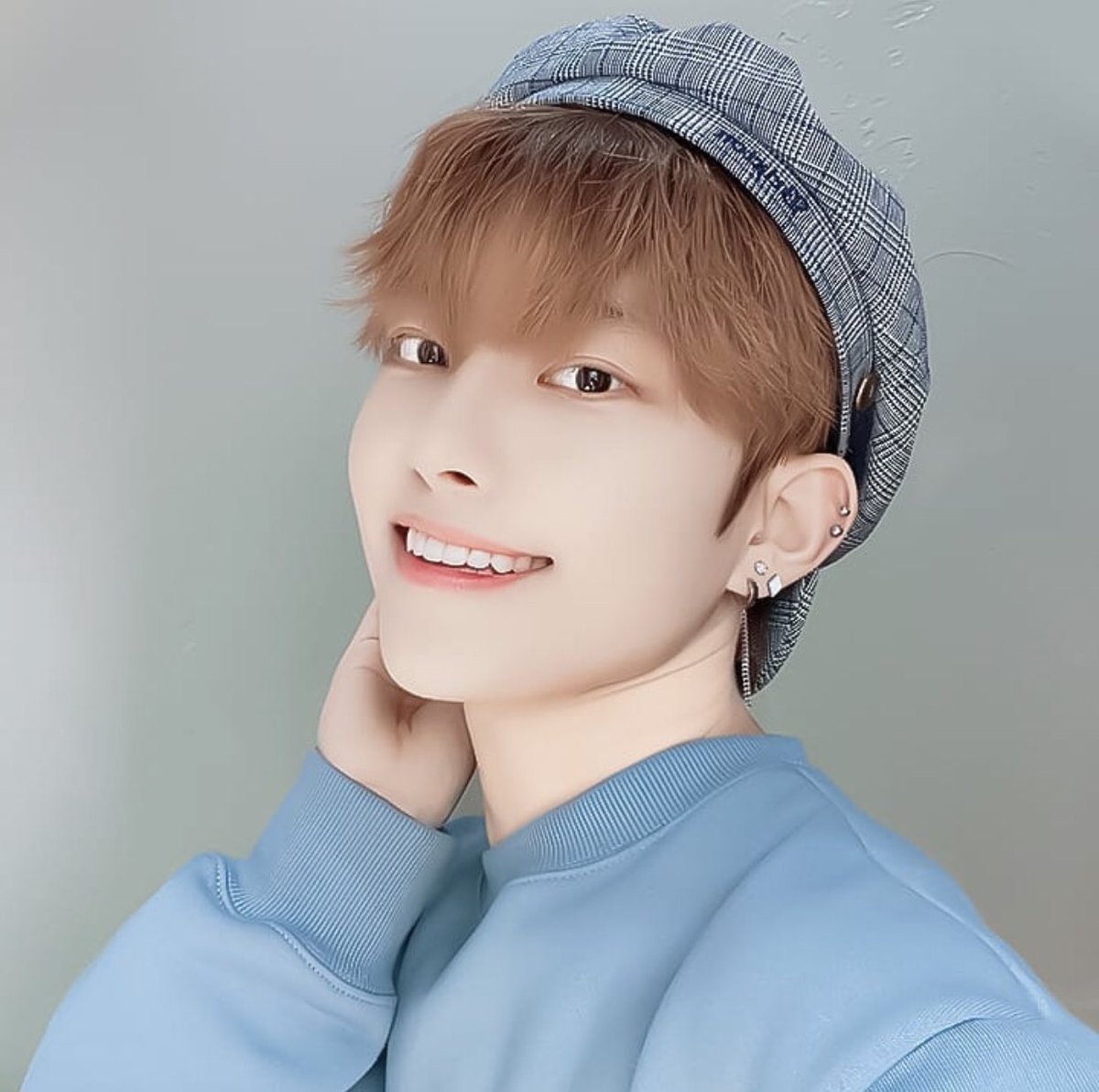 choi in <3- he is the oldest member (96 line)- he’s a dancer and helps the members learn and perfect the choreography- he loves to cook for the members- he has the cutest crooked smile & laughs like a chipmunk uwu- he does his peace signs with his pinky and ring finger hehe