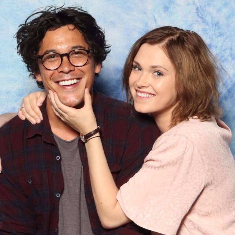 allseriess's tweet photo. #The100 | Eliza Taylor e Bob Morley vão realizar uma live juntos para arrecadar fundos para as organizações Tao Primary e NAMI. A live vai acontecer no insta da Eliza e será no dia no dia primeiro de junho. https://t.co/rpVcCNn1bq
