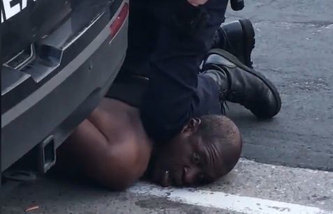The mayor of Minneapolis: “Being Black in America should not be a death sentence. For five minutes, we watched a white officer press his knee into a Black man’s neck. Five minutes… This officer failed in the most basic, human sense.” buff.ly/2ZF2ydw