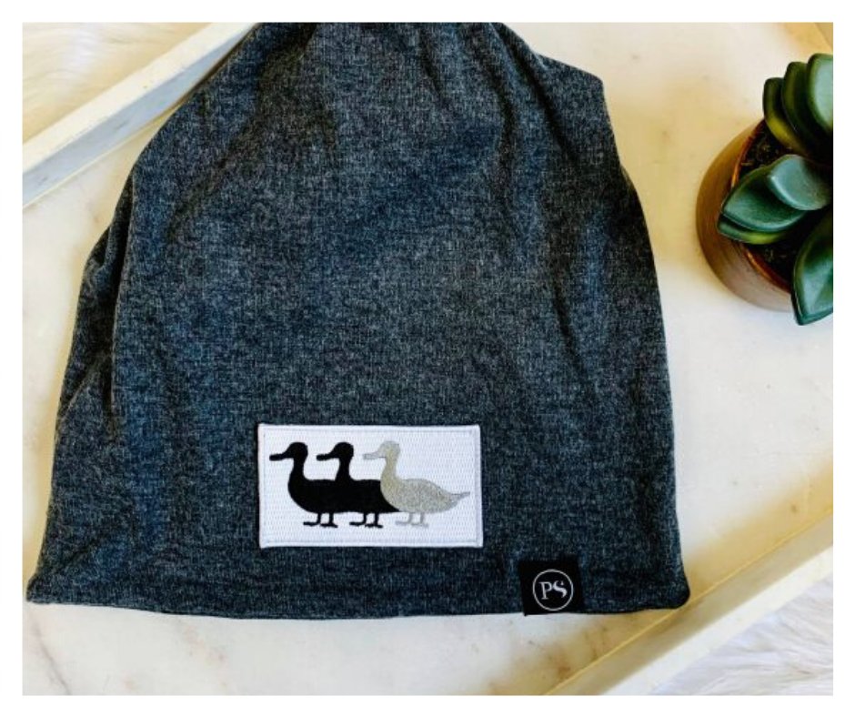 WestSocksco's tweet photo. This new beanie is made right here in the USA 🇺🇸 And it has a pull-through for your ponytail!
•
Shop this beanie and other women's headwear here: https://t.co/DCVPbZ3ErG
•
#New #beanie #madeintheusa #MadeInAmerica #knitbeanie #funsocks #westsocksco #Charleston #shopping https://t.co/RjMuD8vGaJ