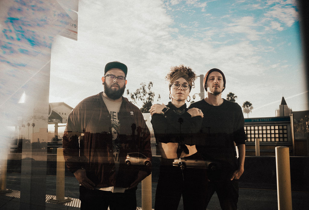 Alternative R&amp;B trio <a href="/TriOrcamusic/">TriOrca</a>'s latest cut 'Up In The Clouds' is an ethereal slice of soul-infused goodness that has arrived just in time for Summer. Enjoy this one with an ice cold bevvie in your garden and just, chill....

hrmnypresents.co.uk/2020/05/26/tri…